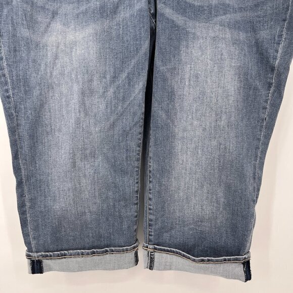 NYDJ Plus Marilyn Crop Cuff Rockie Straight Capris Shorts Women's NWT 22W - Picture 4 of 12